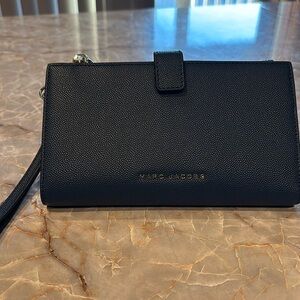 Marc Jacobs brand new-never used BRB phone wristlet. Beautiful navy/naut blue